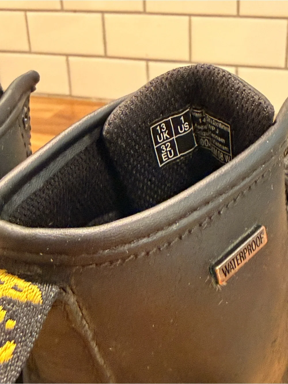 Dr. Martens Kids Black Lace-Up Combat Boots waterproof size 1 youth